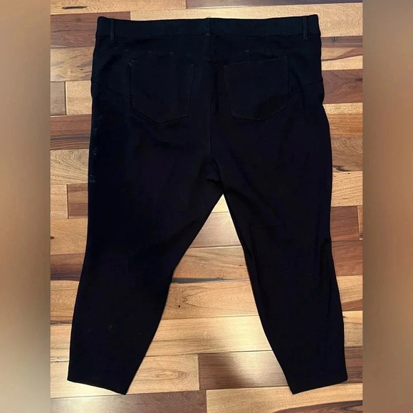 TORRID | ladies plus size knit cropped pants. Size: 22R - Picture 15 of 15